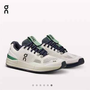 ON Women’s Sneakers